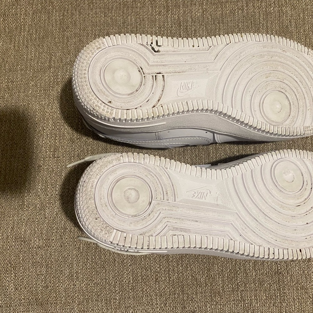 Nike Boys Air Force 1, size 5.5Y - Picture 11 of 13
